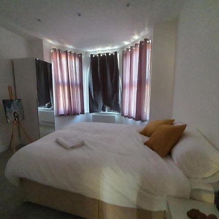 Marble House Apartment Edgware ภายนอก รูปภาพ