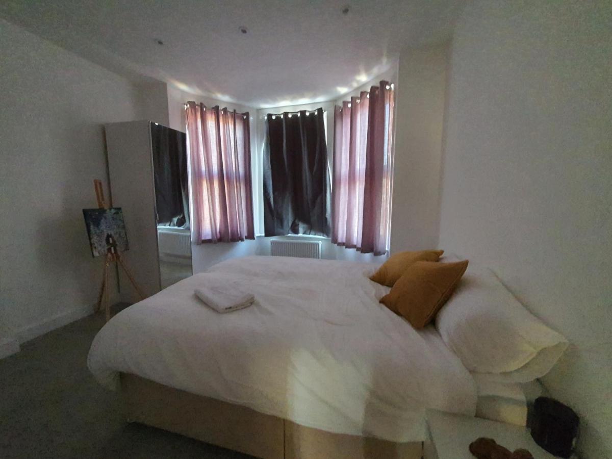 Marble House Apartment Edgware ภายนอก รูปภาพ